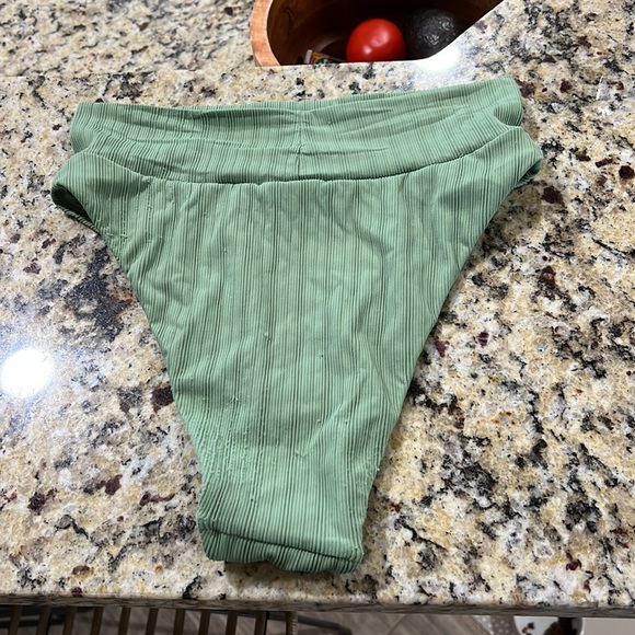 High wasted bikini bottoms - Picture 3 of 4